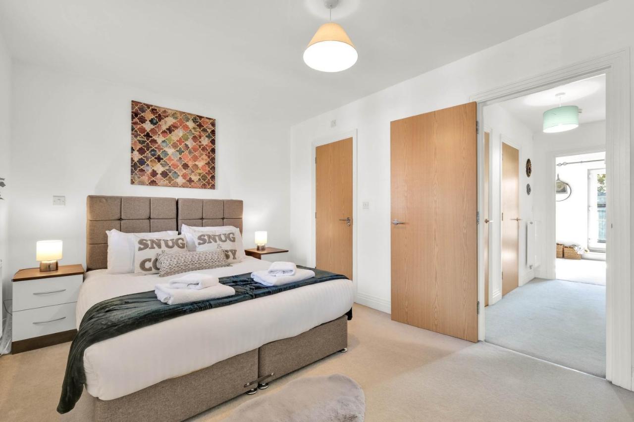 Foxherne 5Bdr 3Ba Serviced House With Parking - Slough By 360Stays Eksteriør billede
