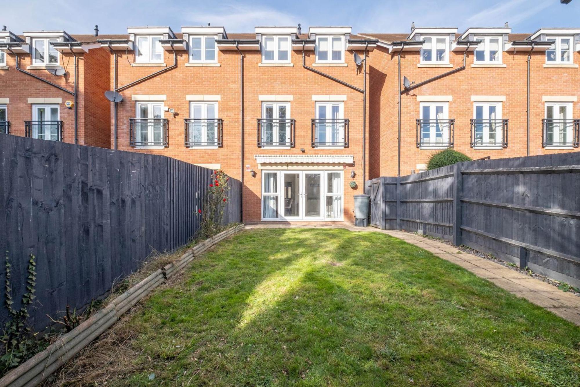Foxherne 5Bdr 3Ba Serviced House With Parking - Slough By 360Stays Eksteriør billede