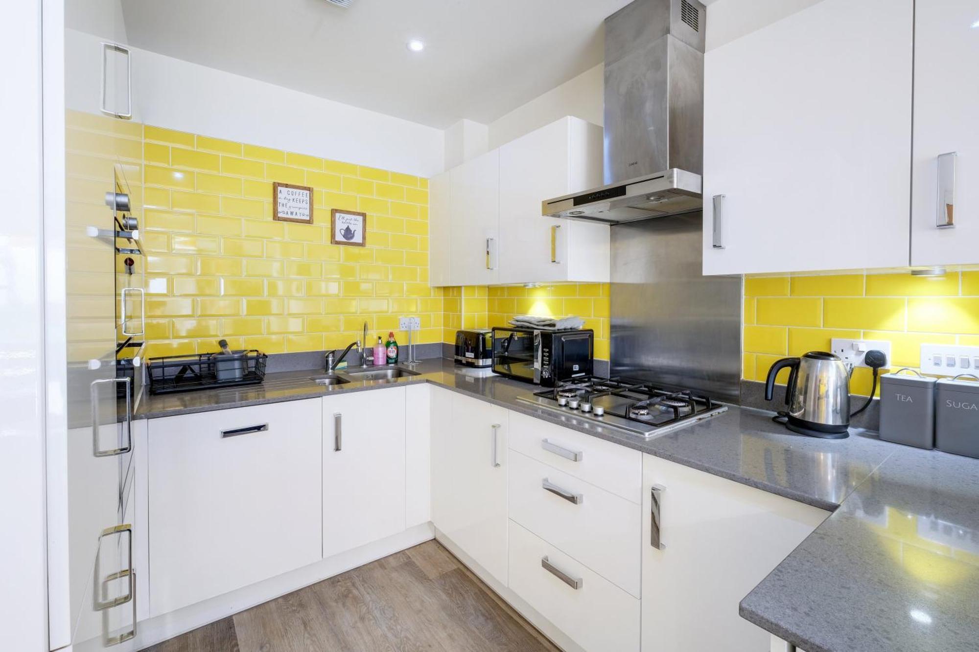 Foxherne 5Bdr 3Ba Serviced House With Parking - Slough By 360Stays Eksteriør billede